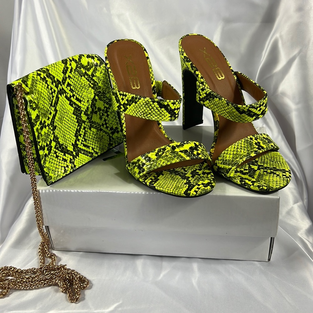 neon yellow snake print heels with matching purse shoes size 7